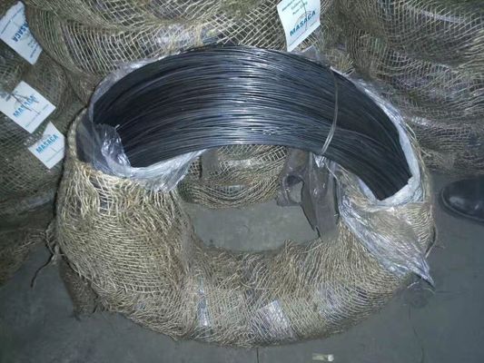 China galvanizado resistente a la corrosión de acero del alambre obligatorio de las herramientas de funcionamiento 400-500mpa proveedor